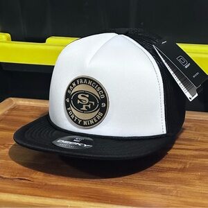 San Francisco 49ers foam Trucker Hat SnapBack  Decky Hats Black And White Color